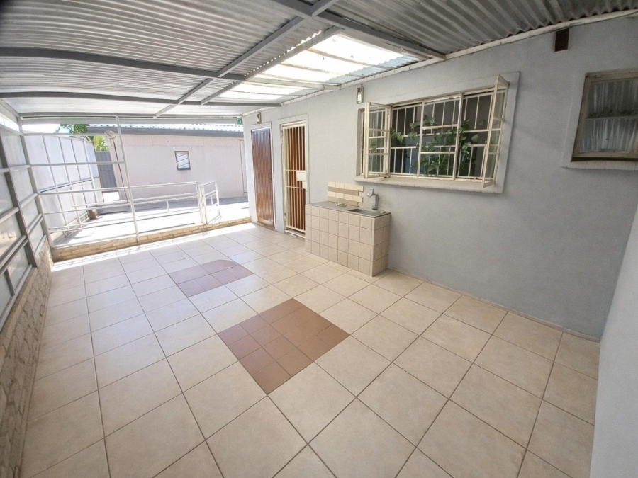 7 Bedroom Property for Sale in Ladybrand Free State